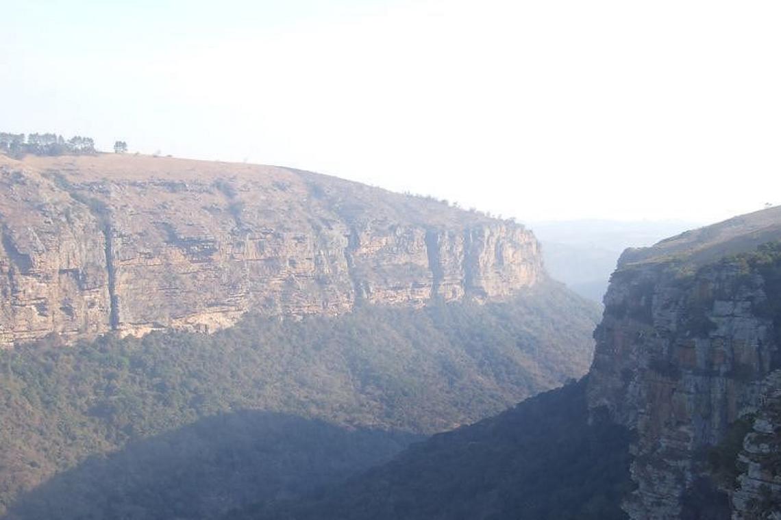 Lake Eland: Gorges Views from up High
