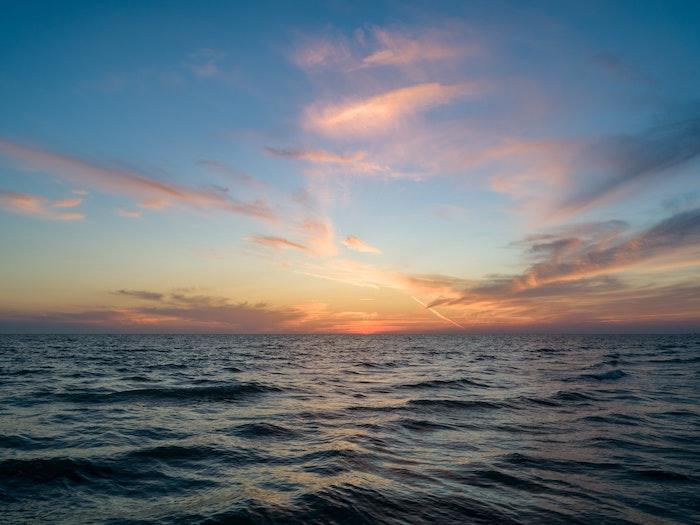 High Seas account for more than 64% of the world oceans, photo by Josh Sorenson on Unsplash Image