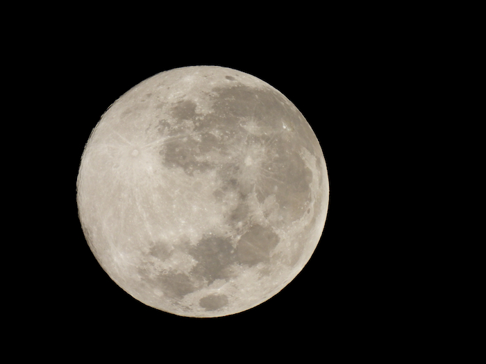 Moon iso 160 1804mm (321) f6.3 1/500 Image