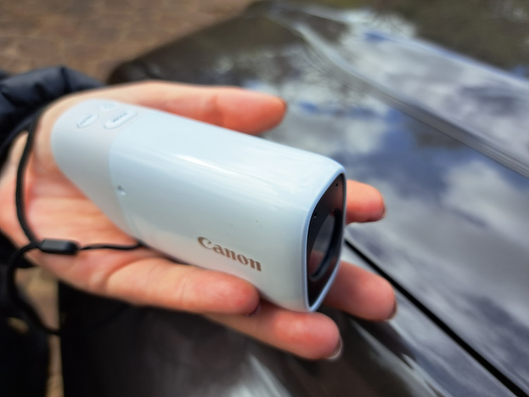 Smaller than a mobile phone and just a slick in design, the Canon Zoom’s size and weight add to its appeal Canon Powershot Zoom