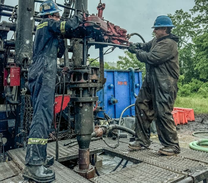 Practical usage of Well-Plugging equipment to ensure a well is sealed off with no leakage.