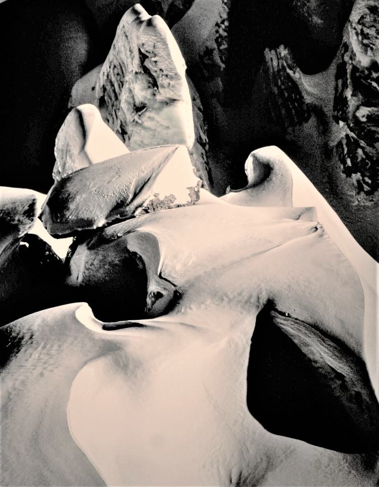 “Heart of Ice” photography exhibition © Maxime Mergalet – UNESCO